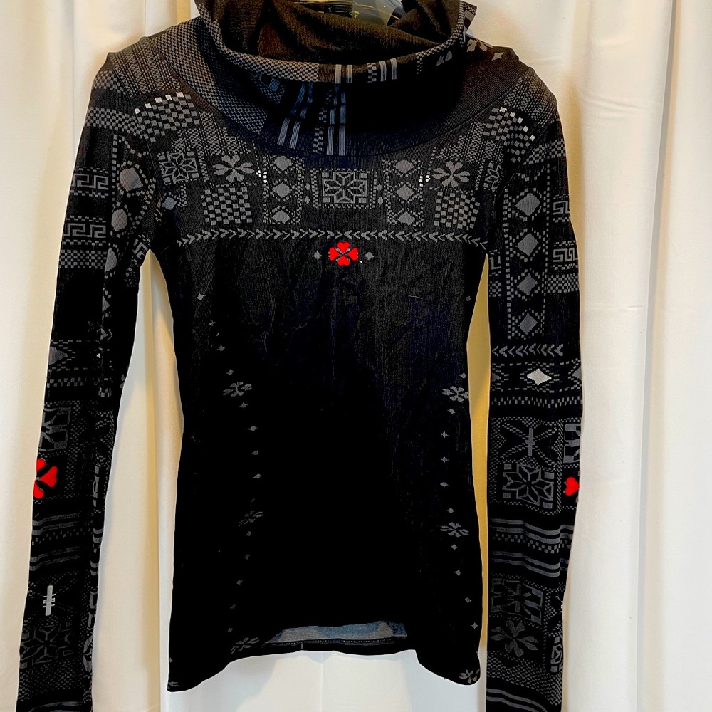 High Everyday Couture Printed turtleck top XS/S EUC